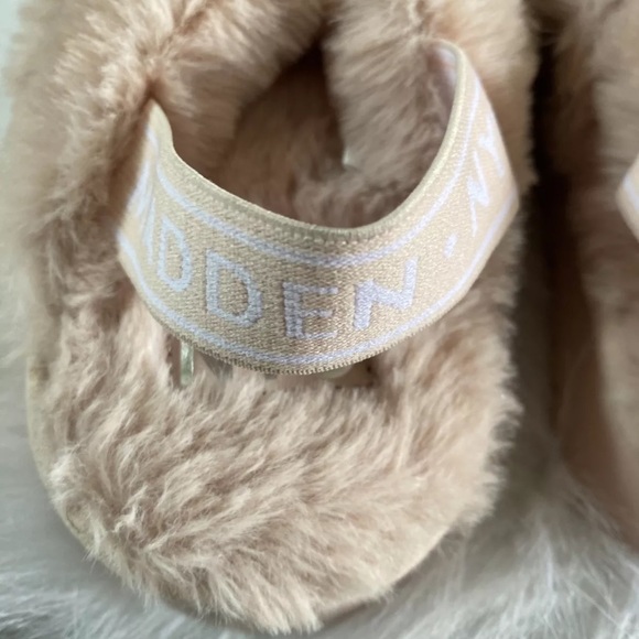 NEW Madden NYC Pink Faux Fur Crossband Platform Slipper 6 Sandals Elastic Band - Picture 6 of 7